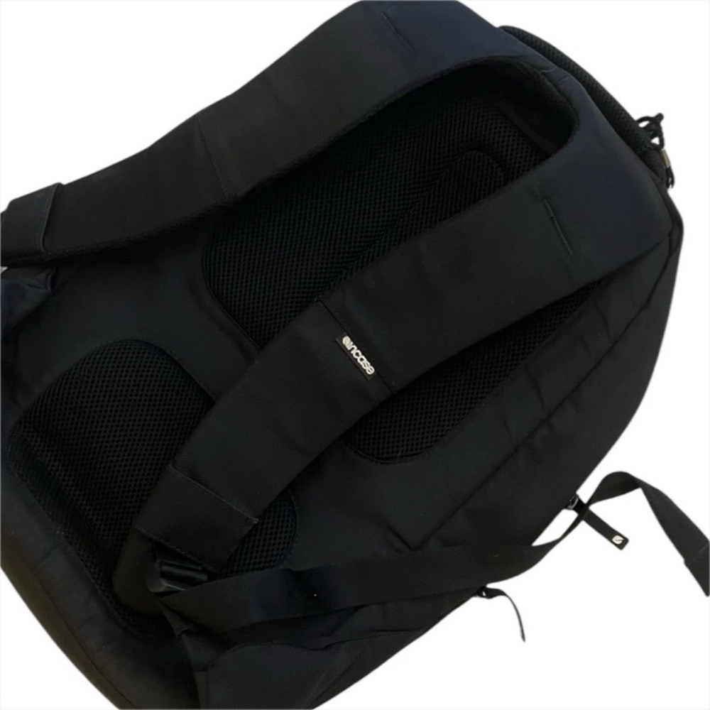 Incase Icon Backpack Black Slim - Picture 3 of 9